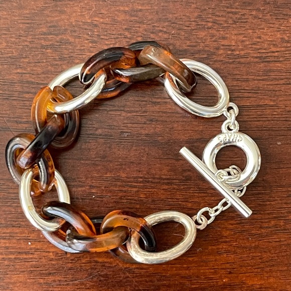 Tortoise shell lucite silver tone chain bracelet - Picture 2 of 6